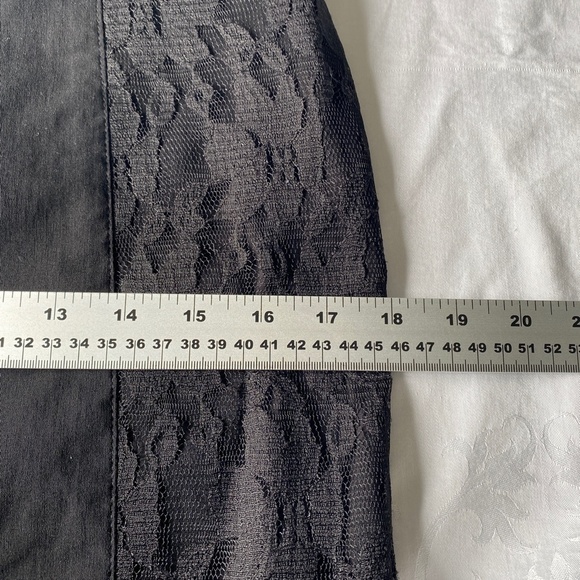 Suzy Shier Women's Black Pull On Midi Skirt Lace Accents Size Medium‎ - Picture 9 of 12